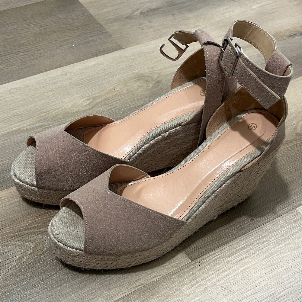 Women's Taupe Wedge Sandals